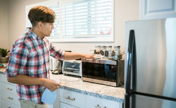 Add Moisture When Reheating Dry Foods