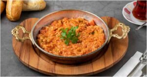 How to Make Turkish Menemen at Home: Easy Pan Recipe