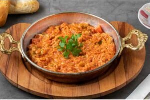 How to Make Turkish Menemen at Home: Easy Pan Recipe
