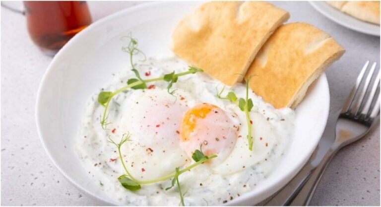 Turkish çılbır recipe with garlic yogurt