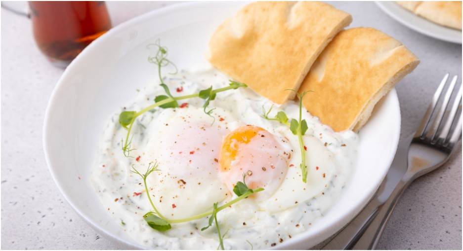 Turkish çılbır recipe with garlic yogurt