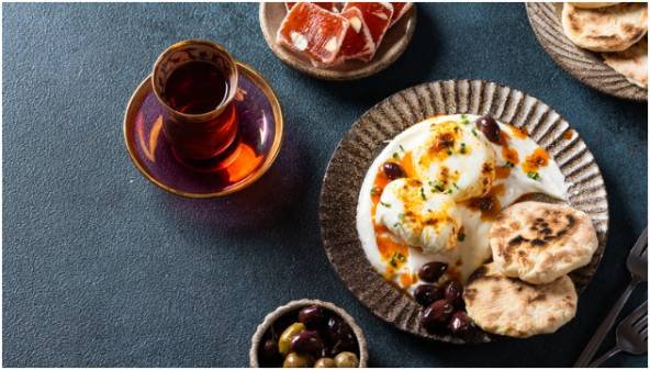 Ingredients for Turkish poached eggs with yogurt