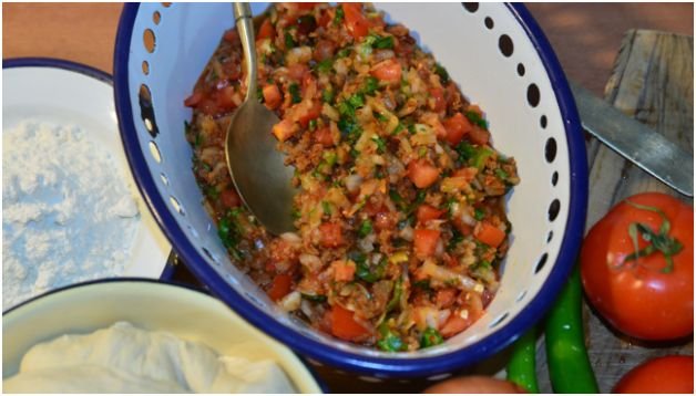 Ingredients for Turkish Ground Beef Pide