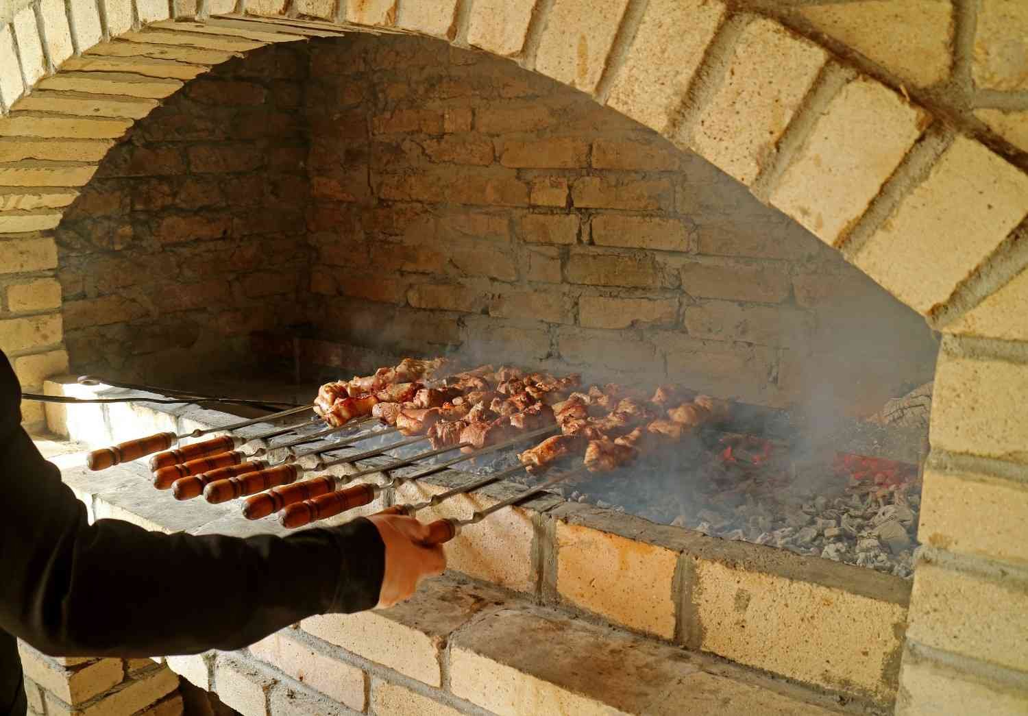What to Serve With Turkish Tray Kebab